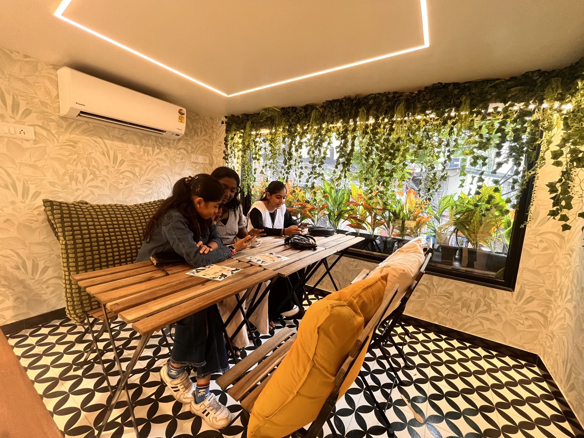 The Good Stuff Café interior by Tealtell, Mumbai (2 of 5)